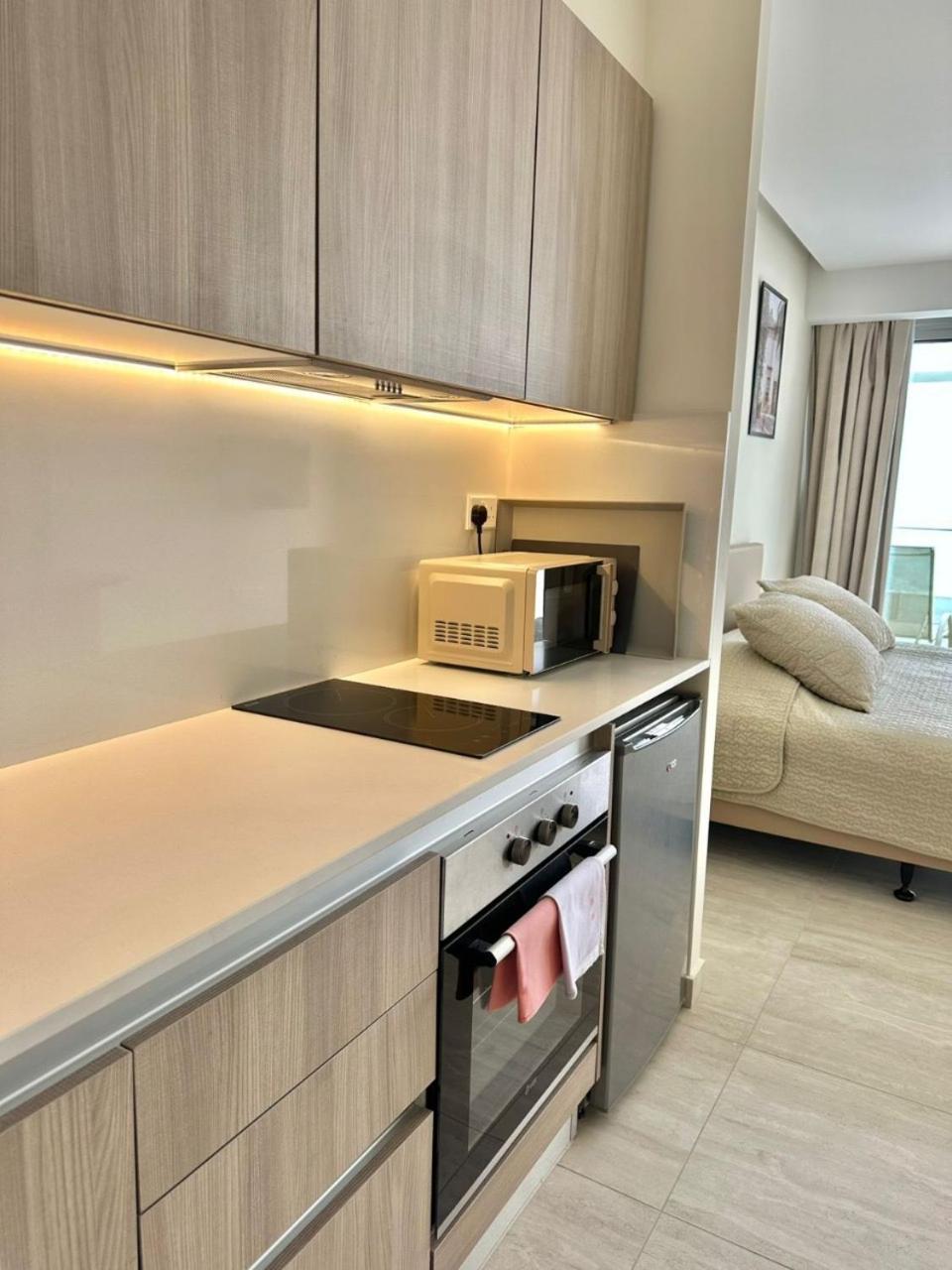 Harbour Lights Studio Apartments Paphos Eksteriør billede