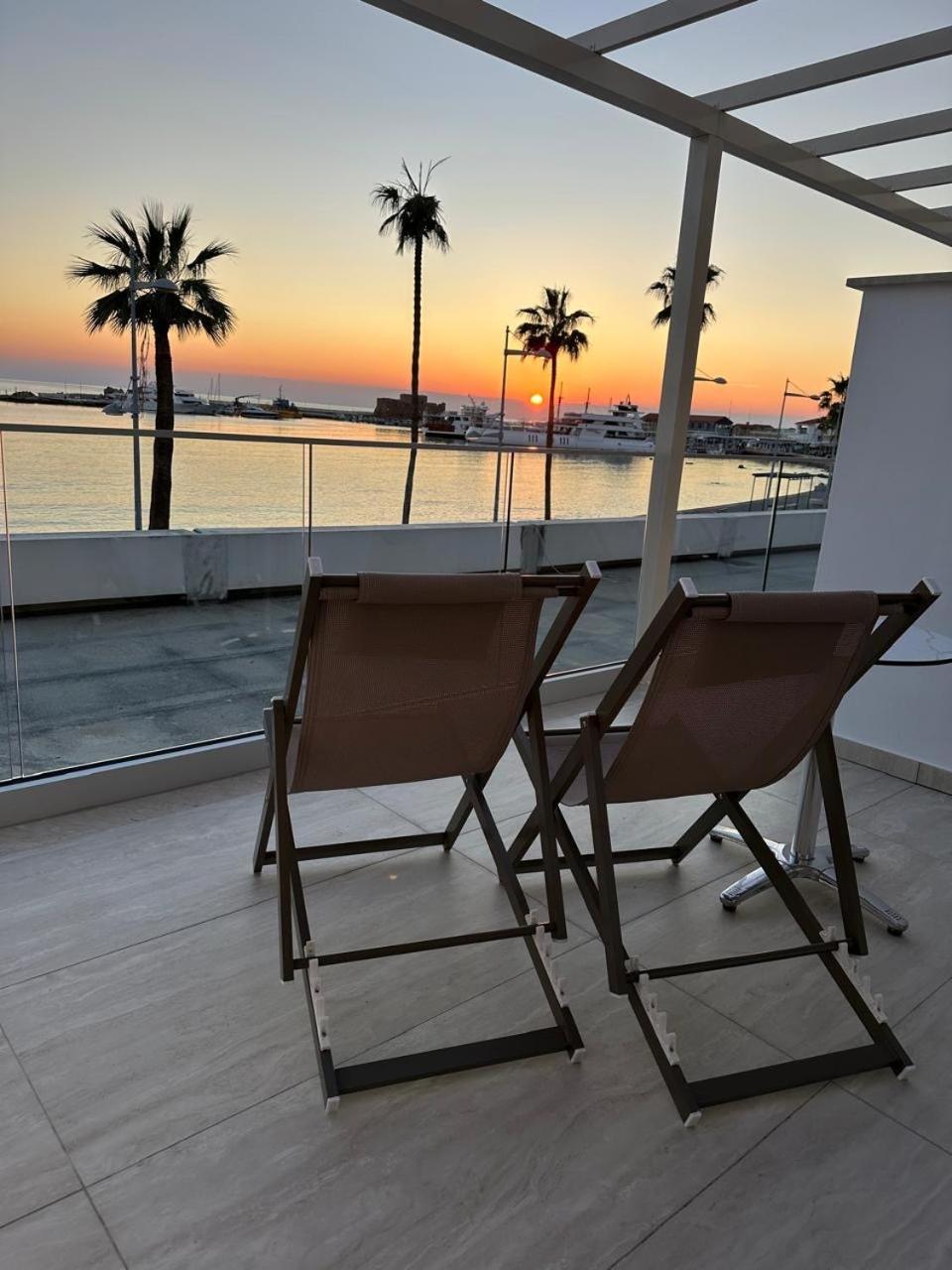 Harbour Lights Studio Apartments Paphos Eksteriør billede