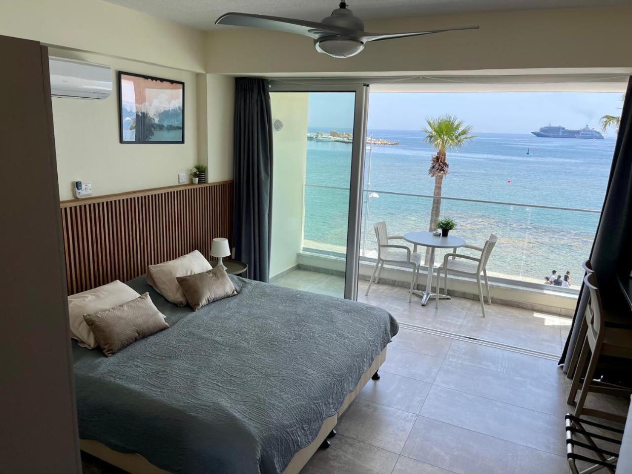 Harbour Lights Studio Apartments Paphos Eksteriør billede